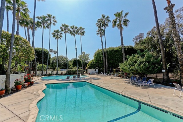1 Bed Home for Sale in Los Angeles, California