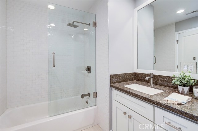 3528 Maple Avenue, Manhattan Beach, California 90266, 3 Bedrooms Bedrooms, ,2 BathroomsBathrooms,Residential,Sold,Maple,SB18217502