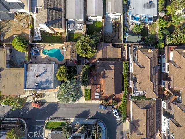 909 17th Street, Hermosa Beach, California 90254, ,Residential Income,Sold,17th,SB18014958