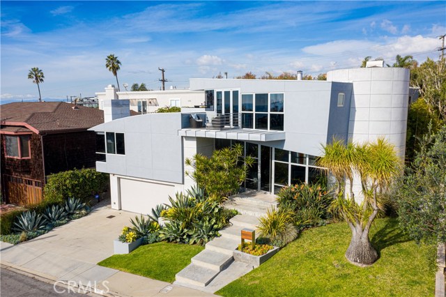 717 10th Street, Manhattan Beach, California 90266, 5 Bedrooms Bedrooms, ,3 BathroomsBathrooms,Residential,Sold,10th,SB20015669