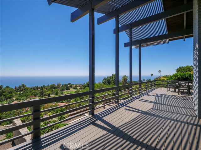 6810 Crest Road, Rancho Palos Verdes, California 90275, 3 Bedrooms Bedrooms, ,3 BathroomsBathrooms,Residential,Sold,Crest,PV21168023