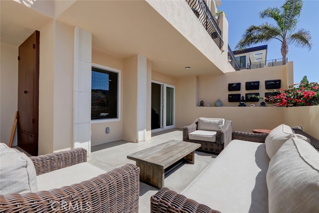 444 Hermosa Avenue, Hermosa Beach, California 90254, 3 Bedrooms Bedrooms, ,3 BathroomsBathrooms,Residential,Sold,Hermosa,SB21151683