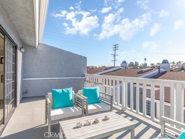 2021 Carnegie Lane, Redondo Beach, California 90278, 3 Bedrooms Bedrooms, ,2 BathroomsBathrooms,Residential,Sold,Carnegie,SB19152326