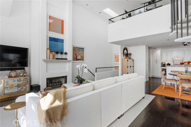 720 Manhattan Beach Boulevard, Manhattan Beach, California 90266, 2 Bedrooms Bedrooms, ,2 BathroomsBathrooms,Residential,Sold,Manhattan Beach,SB20242786