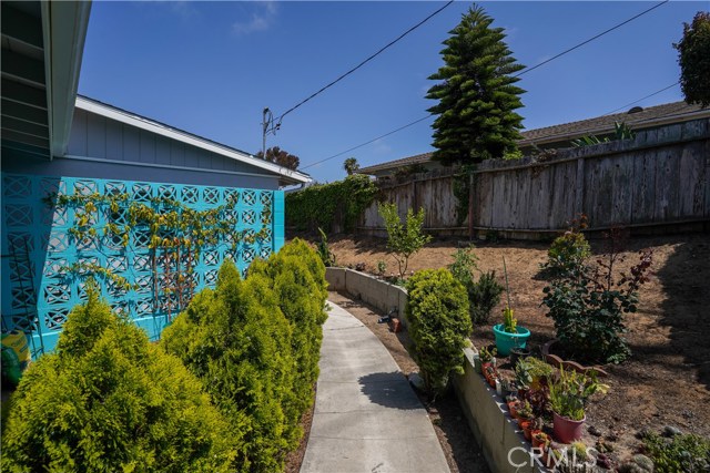 704 Blossom Lane, Redondo Beach, California 90278, 3 Bedrooms Bedrooms, ,2 BathroomsBathrooms,Residential,Sold,Blossom,SB20096376