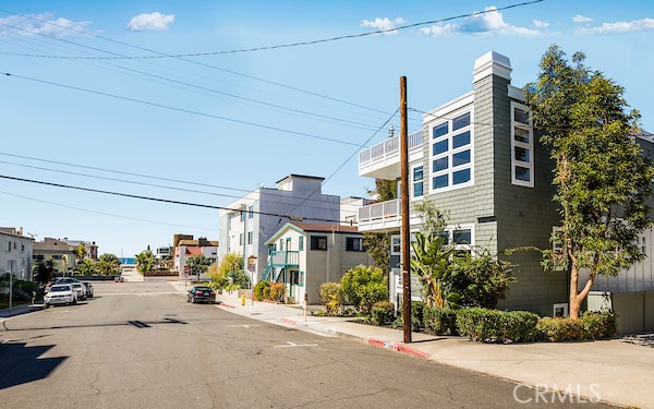 125 4th Street, Hermosa Beach, California 90254, 4 Bedrooms Bedrooms, ,3 BathroomsBathrooms,Residential,Sold,4th,SB18054270