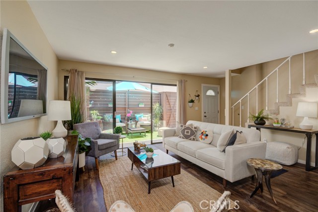 2402 Aviation Boulevard, Redondo Beach, California 90278, 3 Bedrooms Bedrooms, ,1 BathroomBathrooms,Residential,Sold,Aviation,SB21138286