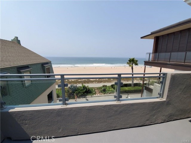 3212 The Strand, Manhattan Beach, California 90266, 3 Bedrooms Bedrooms, ,2 BathroomsBathrooms,Residential,Sold,The Strand,IN21015203