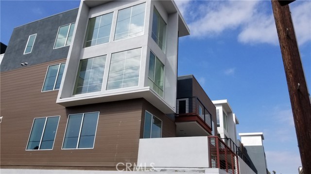 1920 Pacific Coast Highway, Redondo Beach, California 90277, 2 Bedrooms Bedrooms, ,2 BathroomsBathrooms,Residential,Sold,Pacific Coast Highway,OC20096225