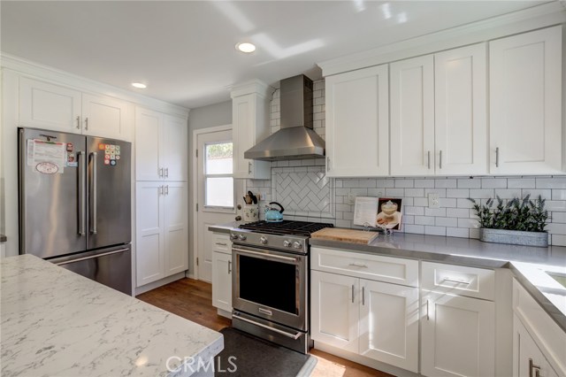 417 Susana Avenue, Redondo Beach, California 90277, 4 Bedrooms Bedrooms, ,2 BathroomsBathrooms,Residential,Sold,Susana,SB20152659