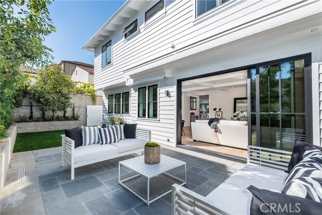 856 14th Street, Manhattan Beach, California 90266, 5 Bedrooms Bedrooms, ,5 BathroomsBathrooms,Residential,Sold,14th,SB18245508