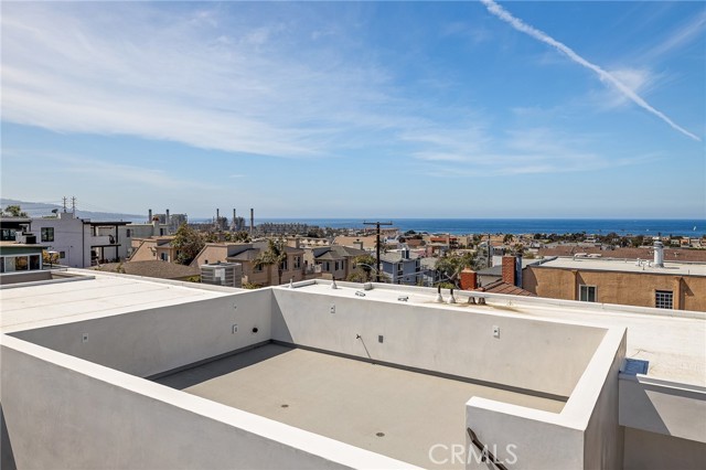 Extraordinary panoramic ocean views from the roof top deck (engineered to accommodate a spa)