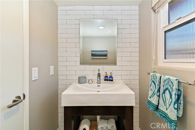 1457 Manhattan Beach Boulevard, Manhattan Beach, California 90266, 2 Bedrooms Bedrooms, ,2 BathroomsBathrooms,Residential,Sold,Manhattan Beach,SB20231168