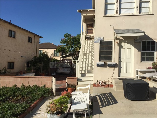 227 32nd Street, Manhattan Beach, California 90266, 5 Bedrooms Bedrooms, ,3 BathroomsBathrooms,Residential,Sold,32nd,SB18290262