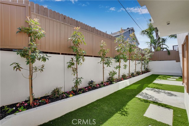 PRIVATE BACKYARD