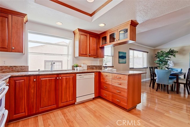 109 Helberta Avenue, Redondo Beach, California 90277, 3 Bedrooms Bedrooms, ,2 BathroomsBathrooms,Residential,Sold,Helberta,SB18059847