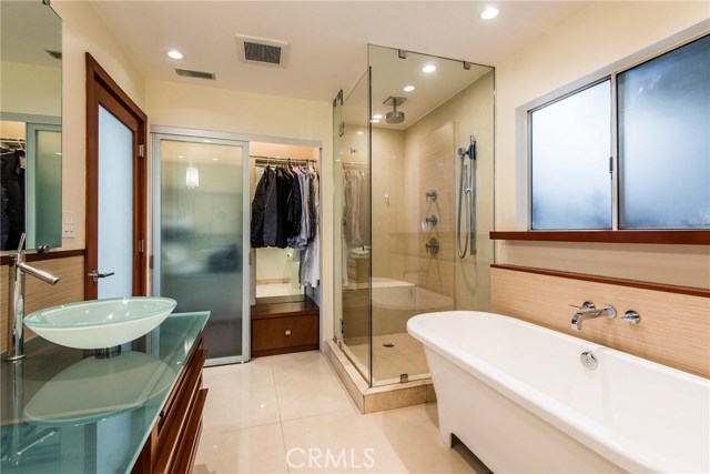 708 Garnet Street, Redondo Beach, California 90277, 3 Bedrooms Bedrooms, ,3 BathroomsBathrooms,Residential,Sold,Garnet,SB18229298