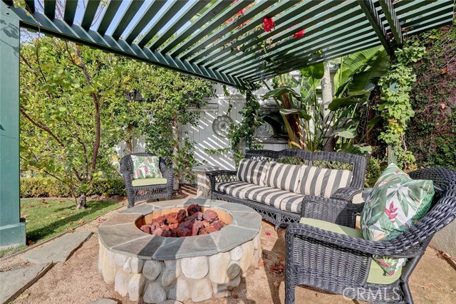 Back yard seating with fire pit