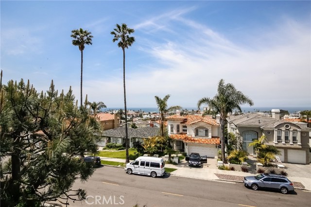 504 Gertruda Avenue, Redondo Beach, California 90277, 4 Bedrooms Bedrooms, ,2 BathroomsBathrooms,Residential,Sold,Gertruda,SB17182771