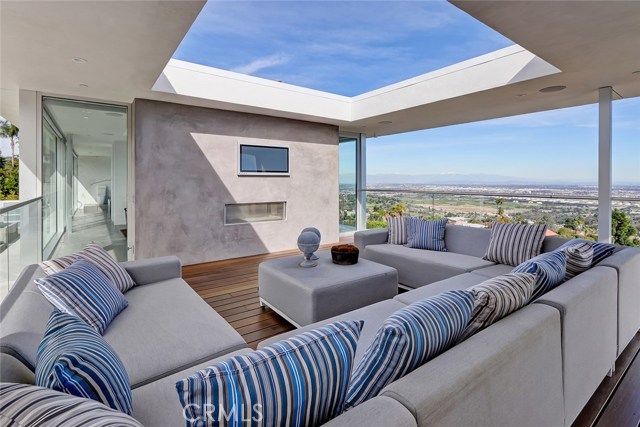 2822 Colt Road, Rancho Palos Verdes, California 90275, 5 Bedrooms Bedrooms, ,7 BathroomsBathrooms,Residential,Sold,Colt,SB19018833