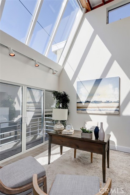 323 29th Street, Manhattan Beach, California 90266, 4 Bedrooms Bedrooms, ,3 BathroomsBathrooms,Residential,Sold,29th,SB19246067