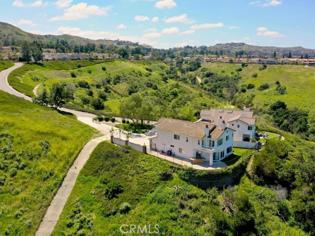 Photo of 1001 S Mountvale Court, Anaheim Hills, CA 92808