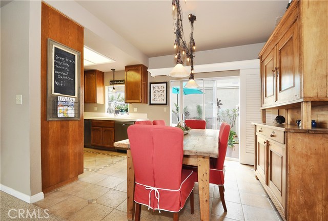 Dining room off kitchen