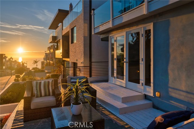 401 17th Street, Manhattan Beach, California 90266, 4 Bedrooms Bedrooms, ,4 BathroomsBathrooms,Residential,Sold,17th,SB20252357