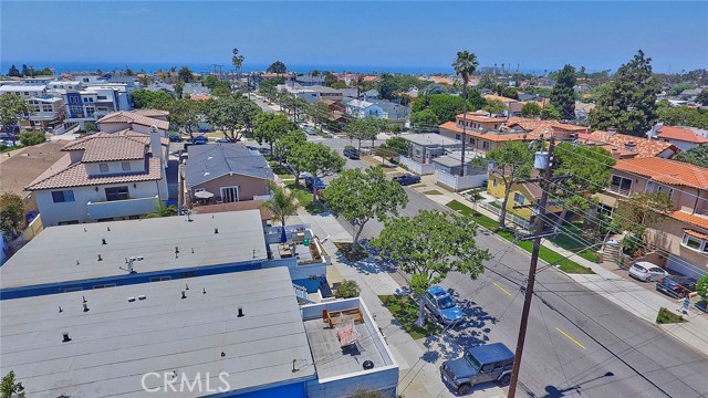 201 Juanita Avenue, Redondo Beach, California 90277, 2 Bedrooms Bedrooms, ,1 BathroomBathrooms,Residential,Sold,Juanita,OC17151838