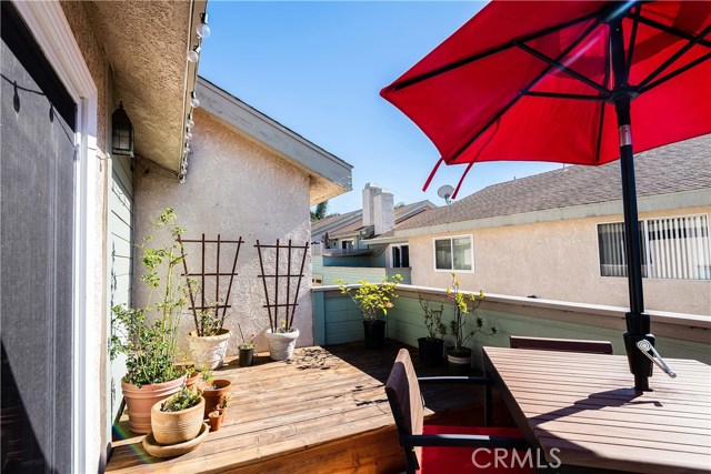 211 Helberta Avenue, Redondo Beach, California 90277, 2 Bedrooms Bedrooms, ,2 BathroomsBathrooms,Residential,Sold,Helberta,SB19015019