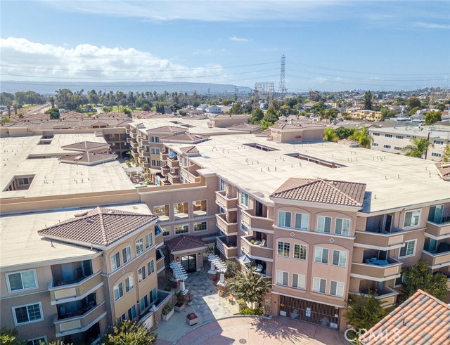 2750 Artesia Boulevard, Redondo Beach, California 90278, 2 Bedrooms Bedrooms, ,2 BathroomsBathrooms,Residential,Sold,Artesia,OC20190926