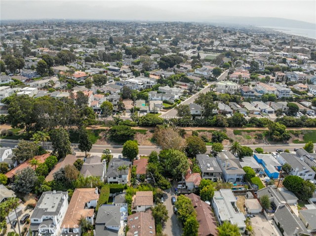 2201 Valley Drive, Manhattan Beach, California 90266, 3 Bedrooms Bedrooms, ,1 BathroomBathrooms,Residential,Sold,Valley,SB20186941