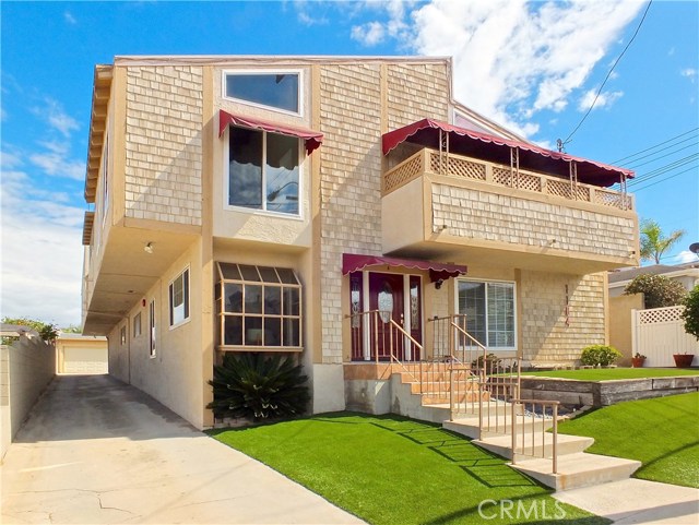 1104 Harkness Lane, Redondo Beach, California 90278, 3 Bedrooms Bedrooms, ,2 BathroomsBathrooms,Residential,Sold,Harkness,PW18238945