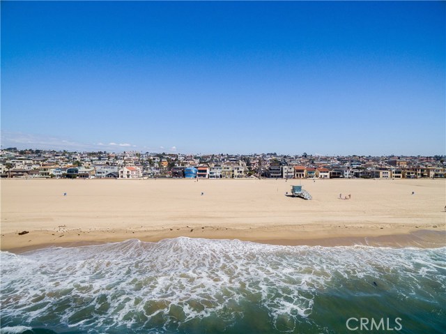 1918 The Strand, Hermosa Beach, California 90254, 4 Bedrooms Bedrooms, ,4 BathroomsBathrooms,Residential,Sold,The Strand,SB18235966