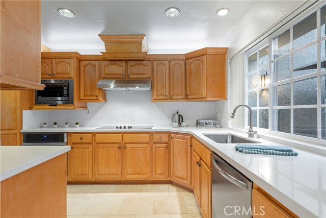 New quartz counter tops - so sleek and beautiful!