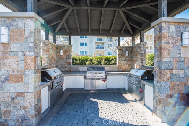 2 Bed Home for Sale in Hawthorne, California