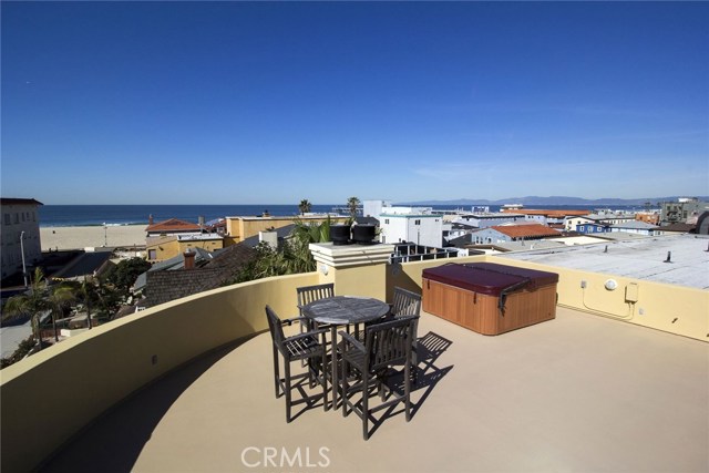 53 9th Street, Hermosa Beach, California 90254, 5 Bedrooms Bedrooms, ,5 BathroomsBathrooms,Residential,Sold,9th,OC17080853