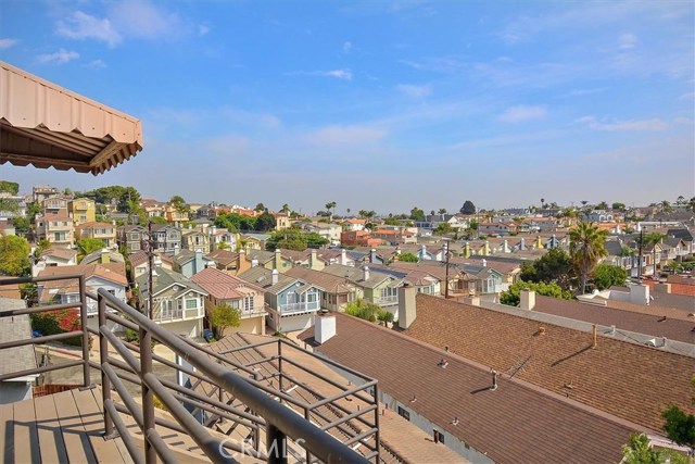 1287 7th Place, Hermosa Beach, California 90254, 4 Bedrooms Bedrooms, ,3 BathroomsBathrooms,Residential,Sold,7th,TR19240895