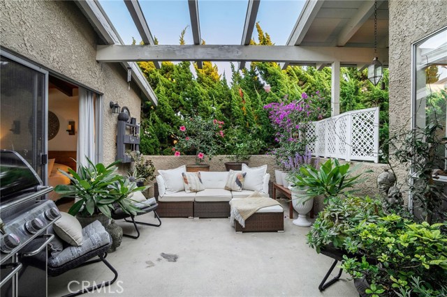 Ideal outdoor deck accessed from bedroom or living room
