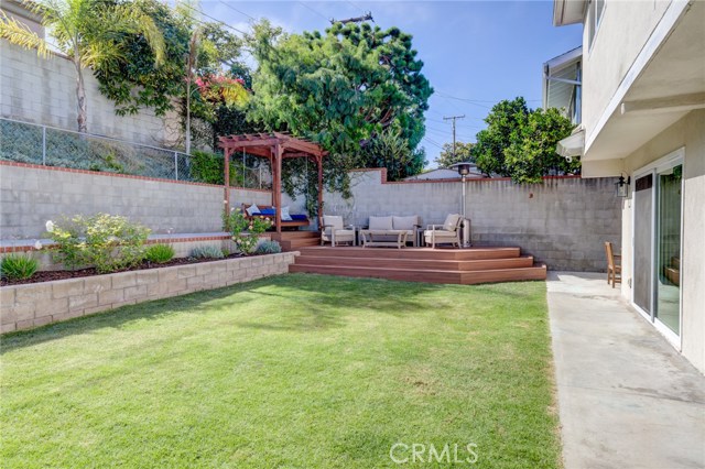 417 Susana Avenue, Redondo Beach, California 90277, 4 Bedrooms Bedrooms, ,2 BathroomsBathrooms,Residential,Sold,Susana,SB20152659