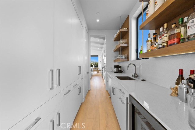 733 12th Street, Manhattan Beach, California 90266, 5 Bedrooms Bedrooms, ,6 BathroomsBathrooms,Residential,Sold,12th,SB21089898