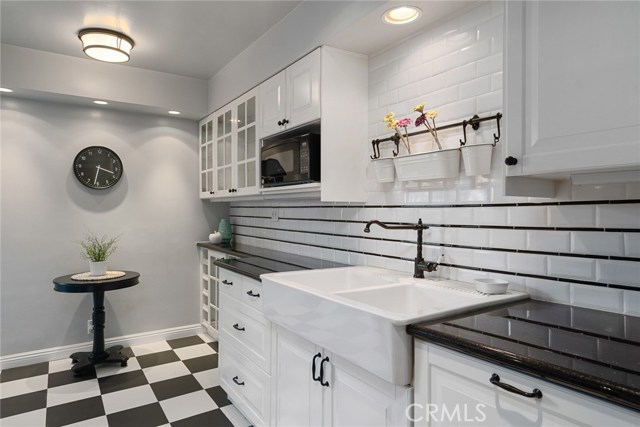 1 Bed Home for Sale in Los Angeles, California