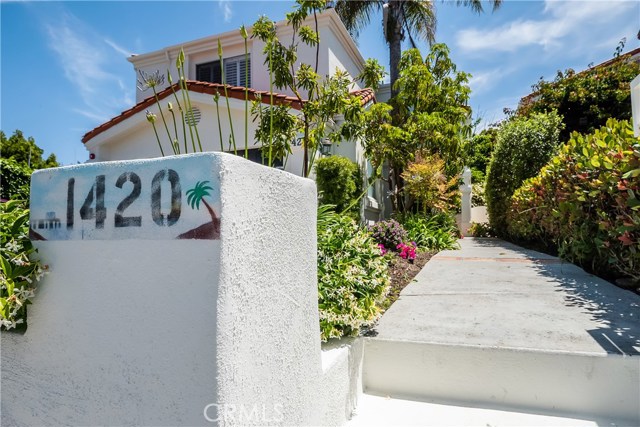 1420 Pine Avenue, Manhattan Beach, California 90266, 4 Bedrooms Bedrooms, ,2 BathroomsBathrooms,Residential,Sold,Pine,SB20094323