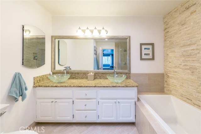 727 Lucia Avenue, Redondo Beach, California 90277, 3 Bedrooms Bedrooms, ,2 BathroomsBathrooms,Residential,Sold,Lucia,SB17222950