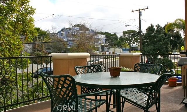 219 Lucia Avenue, Redondo Beach, California 90277, 3 Bedrooms Bedrooms, ,2 BathroomsBathrooms,Residential,Sold,Lucia,PV18248811