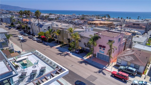 1530 Manhattan Avenue, Hermosa Beach, California 90254, 4 Bedrooms Bedrooms, ,3 BathroomsBathrooms,Residential,Sold,Manhattan,SB17147008