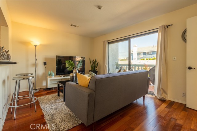 1916 Carnegie Lane, Redondo Beach, California 90278, 3 Bedrooms Bedrooms, ,2 BathroomsBathrooms,Residential,Sold,Carnegie,SB21008492