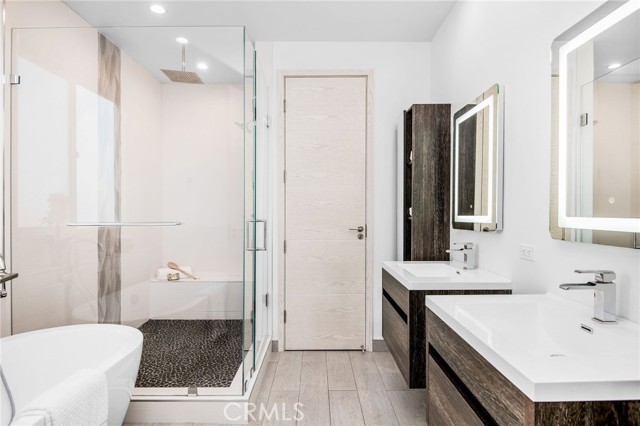2204 Bataan Road, Redondo Beach, California 90278, 4 Bedrooms Bedrooms, ,4 BathroomsBathrooms,Residential,Sold,Bataan,SB21148388