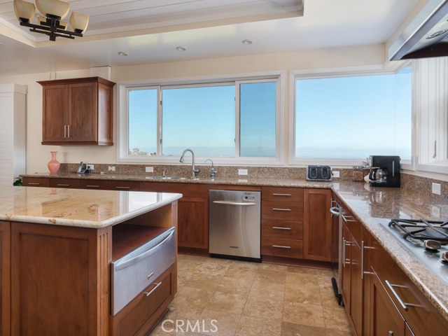 43 Avenida Corona, Rancho Palos Verdes, California 90275, 5 Bedrooms Bedrooms, ,4 BathroomsBathrooms,Residential,Sold,Avenida Corona,PV20150641