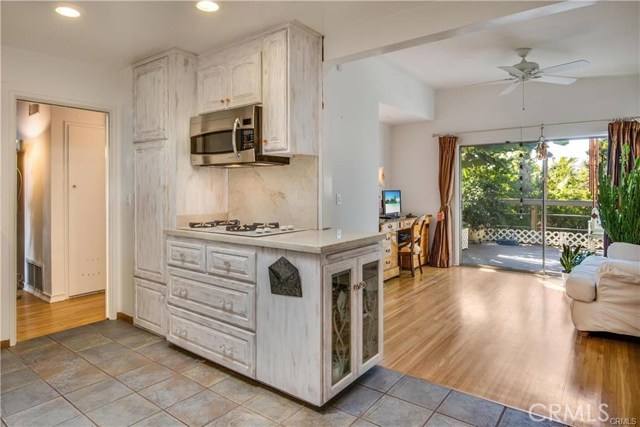 2833 Valley Drive, Manhattan Beach, California 90266, 2 Bedrooms Bedrooms, ,2 BathroomsBathrooms,Residential,Sold,Valley,SB20124280